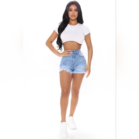 Fashion Nova- You're a Star Cut Off Denim Shorts *NWT* - Picture 5 of 10